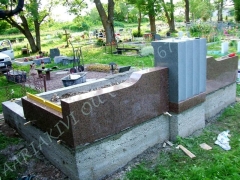 Hauapiire graniidist, eriprojekt Paldiski kalmistul, vundament valmis, graniidist detailide paigaldamine