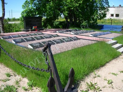 Paldiski kalmistule rajatud mälestusmärk 1956 aastal 20 oktoobril uppunud alvelav PLM-200 hukkunud meeskonnaliikmetele 02